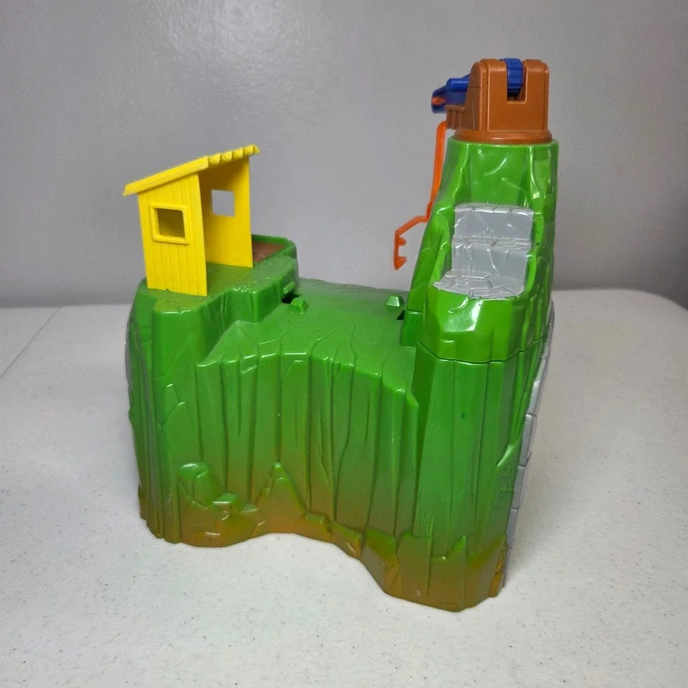 Fisher Price Thomas Friends TrackMaster Green Mountain Tunnel with Crane‎